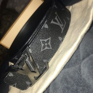 Louis Vuitton black initials 40 cm reversible belt